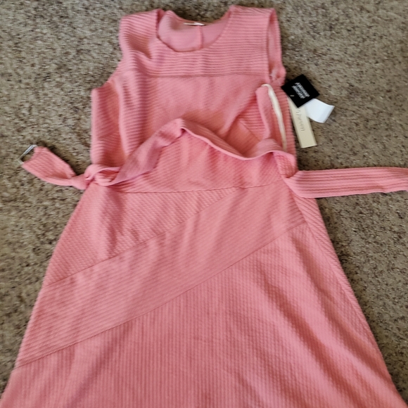 Dress - Picture 4 of 12